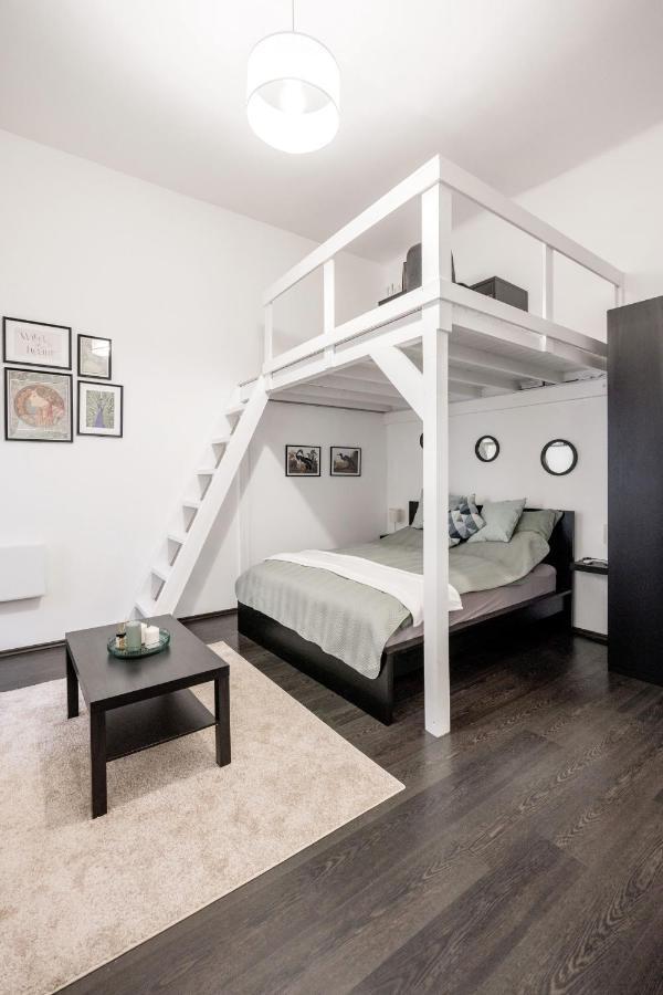 Charming Downtown Hideaway Steps From New York Cafe! Apartment บูดาเปสต์ ภายนอก รูปภาพ