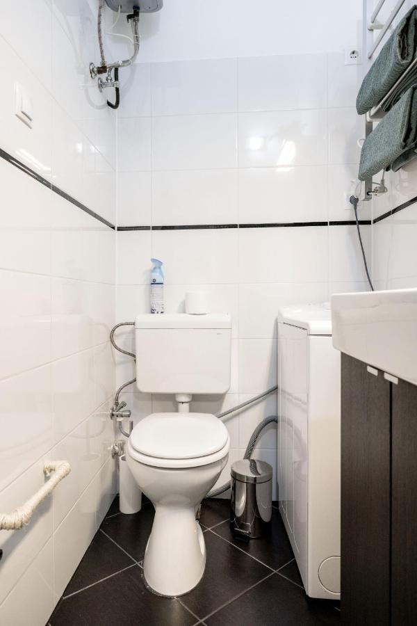 Charming Downtown Hideaway Steps From New York Cafe! Apartment บูดาเปสต์ ภายนอก รูปภาพ