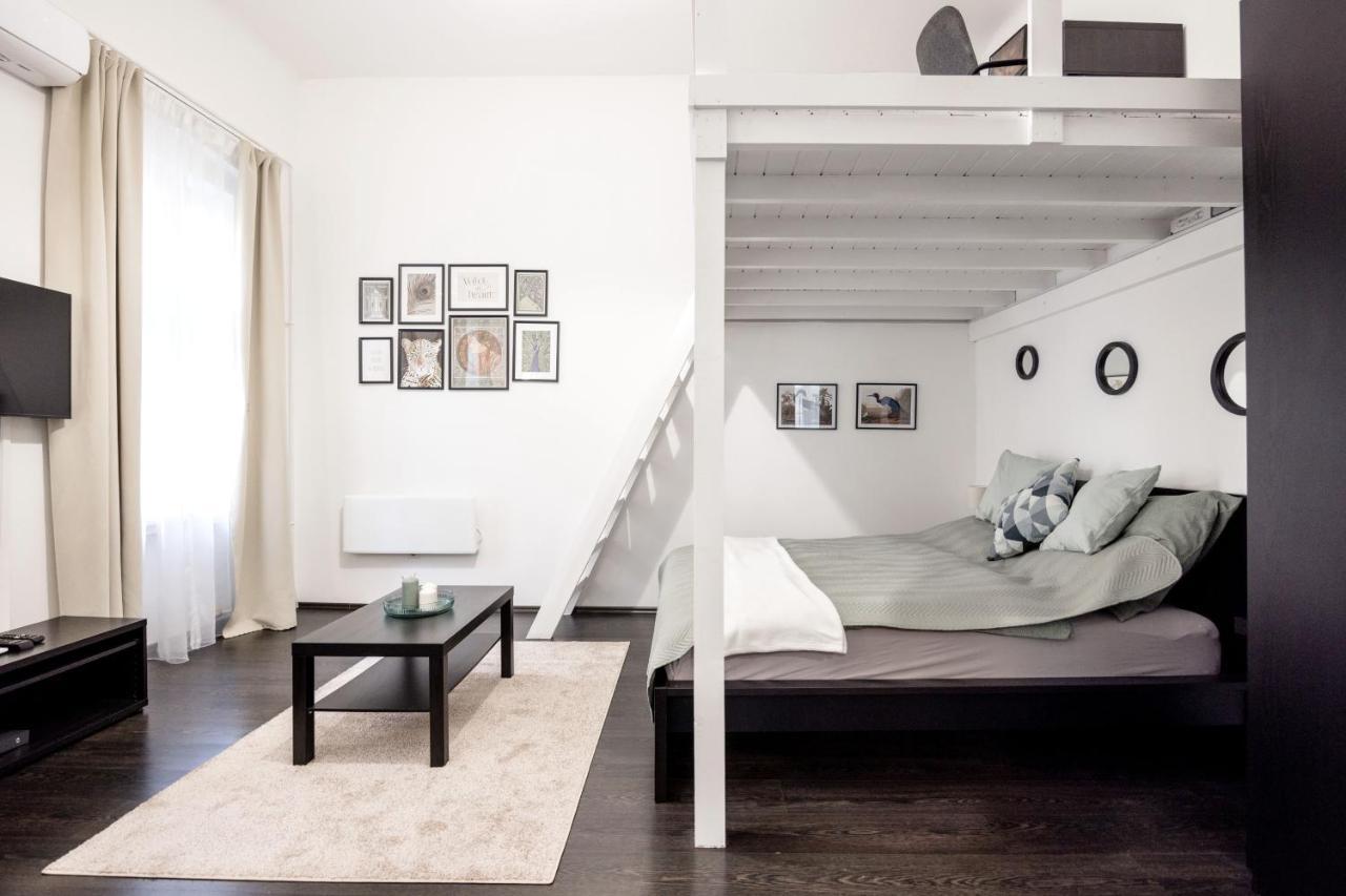Charming Downtown Hideaway Steps From New York Cafe! Apartment บูดาเปสต์ ภายนอก รูปภาพ